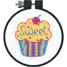 72-73599 Counted cross stitch kit DIMENSIONS "Cupcake"