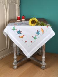 PN-0197230 Vervaco Tablecloth "Colourful chickens"