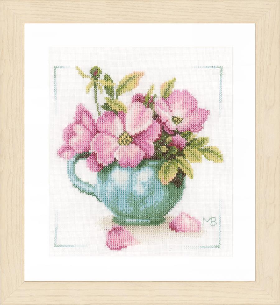 PN-0164070 Набор для вышивки крестом LanArte Wild Roses "Дикие розы". Catalog. Kits