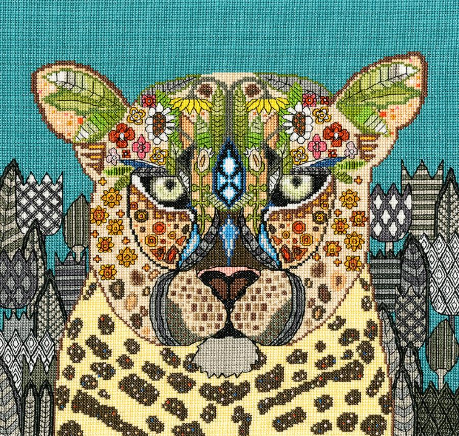 XSTU2 Набор для вышивания крестом Jewelled Leopard "Украшенный драгоценностями леопард" Bothy Threads. Catalog. Kits
