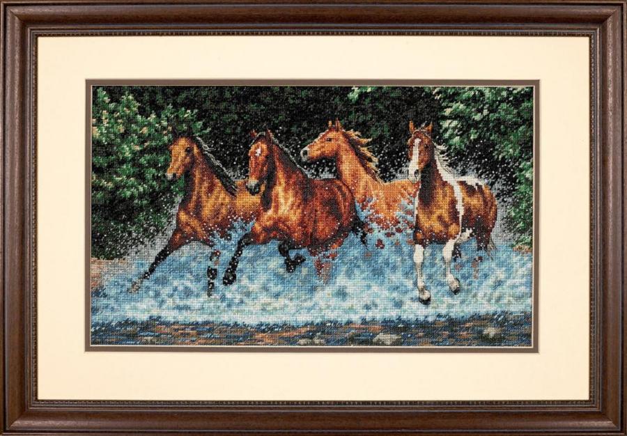 35214 Набор для вышивания крестом DIMENSIONS Galloping Horses "Бегущие кони". Catalog. Kits