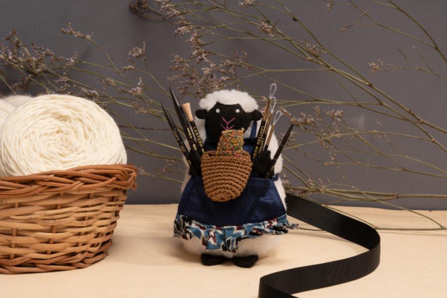 350660 Держатель для аксессуаров овца Lantern Moon KnitPro. Catalog. Knitting. KnitPro accessories